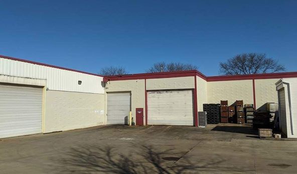 Sale: 59,552 SF Industrial: 2029 Micor Dr, Jackson, MI 49203